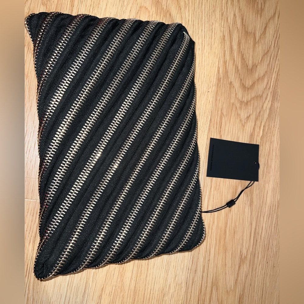 ALEXANDER WANG
Metal Nylon Zipper Clutch Black